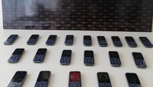  20 adet kaçak telefon yakalandı