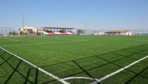 Battalgazi futbol sahası yenilendi 