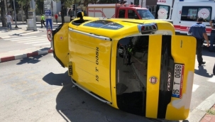 Burdur'da otomobil ile taksi çarpıştı: 8 yaralı 