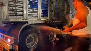 Kömür yüklü TIR alev aldı 