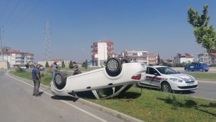Otomobil takla attı sürücünün burnu bile kanamadı
