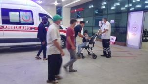 Oynadığı taşı kulağına sokan çocuk hastanelik oldu 