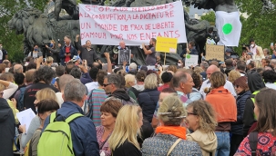 Paris'te korona virüs eylemi!