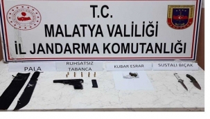Silah ve esrardan 4 kişi yakalandı 