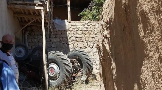 Traktör devrildi sürücü yaralandı!