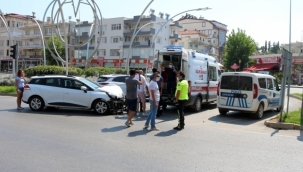 Yaralı taşıyan ambulans kaza yaptı! 