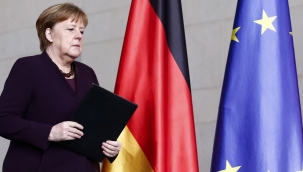 Almanya Yunanistan'dan bin 500 mülteci daha alacak 