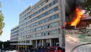 Beyoğlu'nda iş merkezinde yangın 