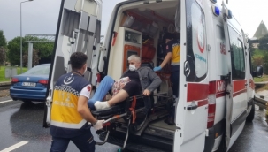 Diyaliz hastalarını taşıyan minibüs mahsur kaldı