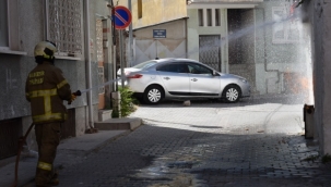 Doğalgaz kutusu alev aldı 