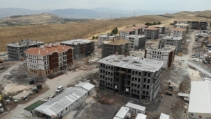 Elazığ'da hem yıkımlar hem de yapımlar hızla sürüyor 