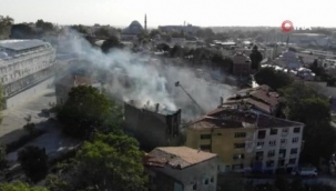 Fatih'te metruk binada korkutan yangın 