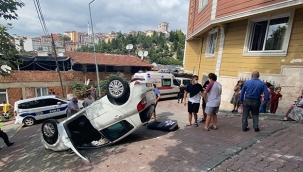 Feci kaza: Otomobil 20 metre sürüklendi