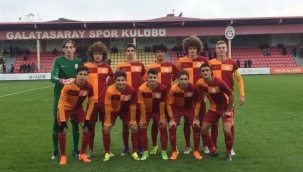 Galatasaray U-19 Takımı forvet oyuncusu Deniz Pala 