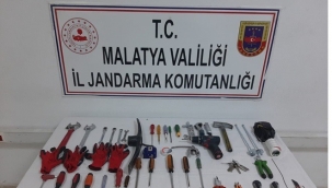 Hırsızlar fotokapan ile yakalandı!