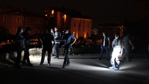 Komşuların kavgası kanlı bitti: 2 yaralı 