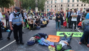 Londra'da iklim protestoları başladı 