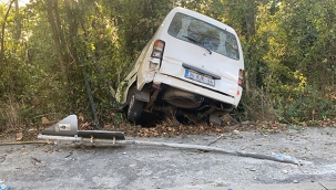 Maslak'ta feci kaza: Minibüs şarampole uçtu 