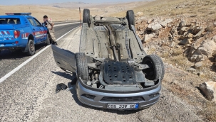 Otomobil ters döndü: 1 yaralı