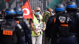 Paris'teki Sarı Yelekliler protestosunda gözaltı sayısı 256'ya çıktı 