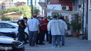 Plazada silahlı kavga: 2 yaralı 