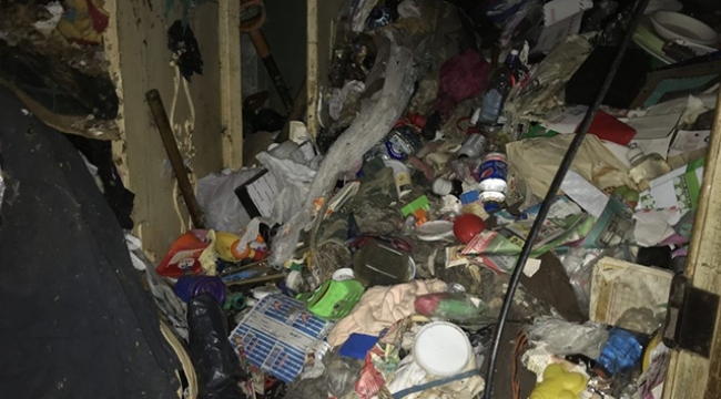 Rusya'daki çöp evde yaşlı çiftin cesedi bulundu 