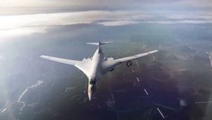 Rusya'nın uzun menzilli uçakları havada kalma rekoru kırdı 