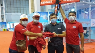 Selçuk Bayraktar montunu kaptırdı! 