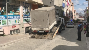 Tartıştığı zabıtanın ayağının üstünden kamyonetle geçti 