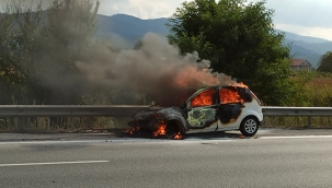 TEM'de otomobil alev alev yandı 