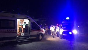 Tur minibüsüyle taksi çarpıştı: 2 turist yaralı 