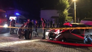 Yarış yaptığı iddia edilen motosikletlere otomobil çarptı: 1 ölü 4 yaralı 