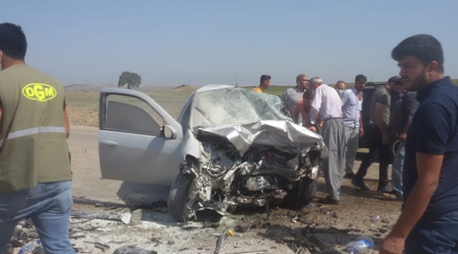 Adana'da iki otomobil kafa kafaya çarpıştı: 3 ölü 
