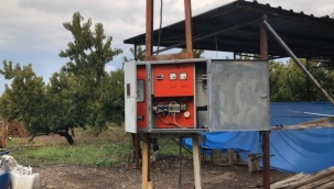 Bahçesine elektrik bağlamak isterken hayatını kaybetti 