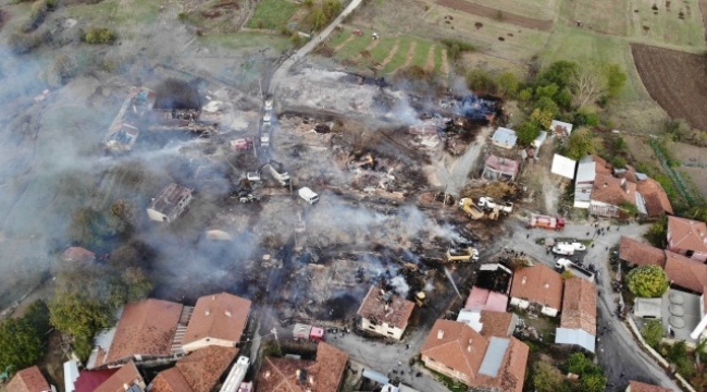 Bolu'daki köy yangınında 42 bina hasar gördü 