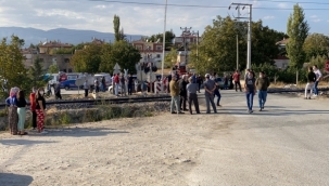 Ceviz çırparken elektrik çarparak öldü 