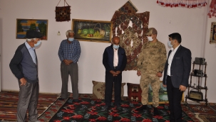 Dedelerinden kalan eşyaları müze kurdular 