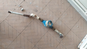 Depremde hasar gören evde hırsızlık!