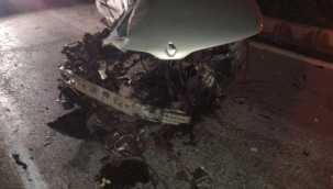 Direğe çarpan otomobil sürücüsü hayatını kaybetti 