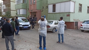 Eşini öldürüp aynı silahla hayatına son verdi 