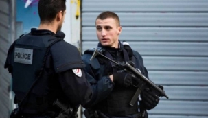 Fransa'da bir kilise yakınında bıçaklı saldırı: 3 ölü 