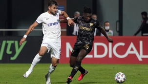 Göz Göz rakip kaleyi tutturamıyor