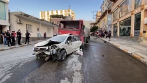 Hatay'da yangına su taşıyan tanker 13 aracı biçti 