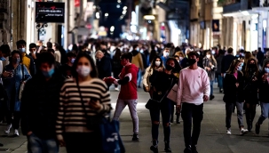 İtalya'da günlük vaka sayısı rekor tazeledi 