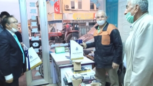 Kazgan'dan esnafa maske ve Türk bayrağı 