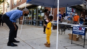 Joe Biden için sahaya inerek oy istedi 