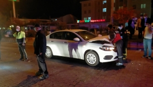 Otomobiller çarpıştı: 5 yaralı 