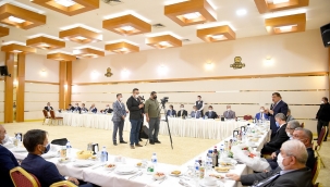 "Seçilmişlerin değerlisi ve özeli muhtarlarımızdır"