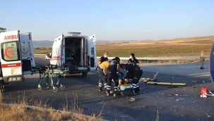 Sivas'ta otomobiller çarpıştı: 6 yaralı 