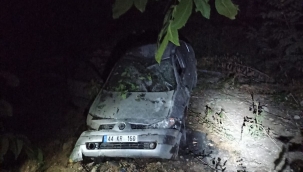 Takla atan otomobilde bulunan 3 kişi yaralandı 